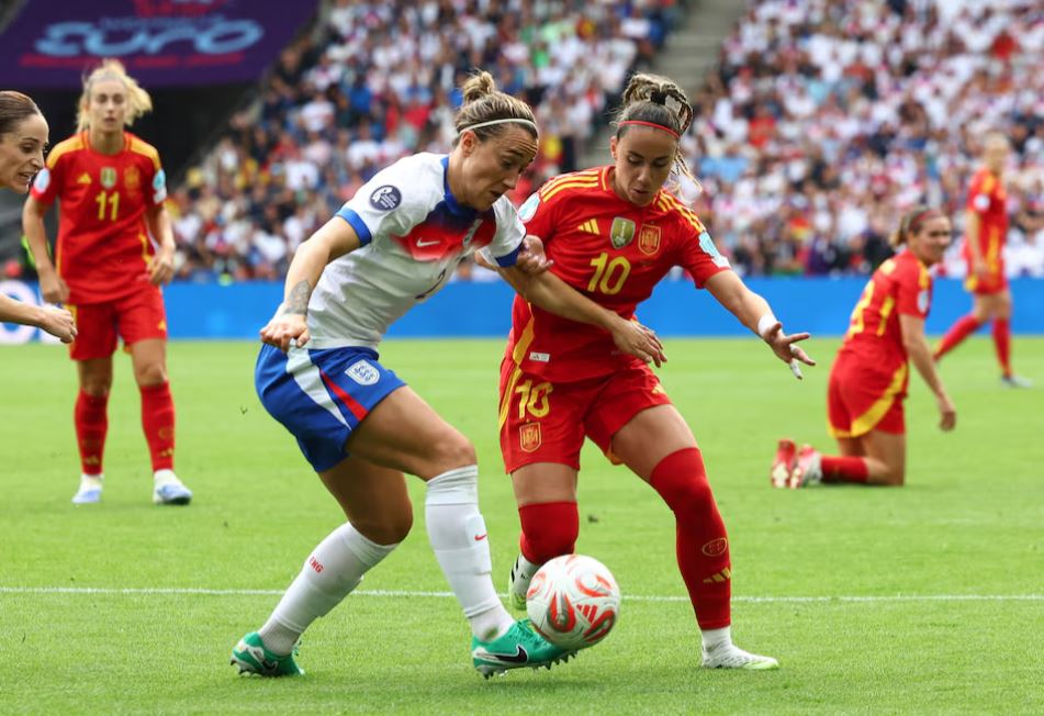 England dominate women’s Fifpro World 11 team